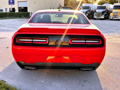 2022 Dodge Challenger SXT