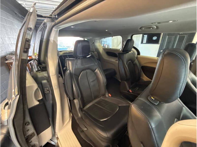 2021 Chrysler Pacifica Hybrid Touring L