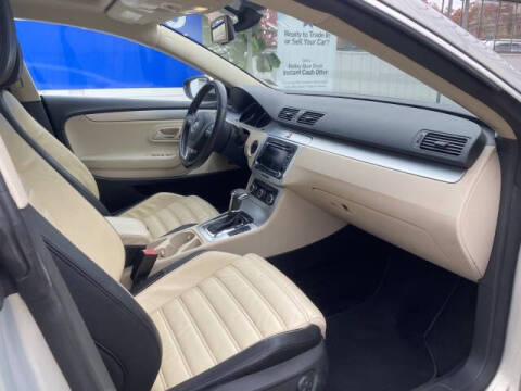 2010 Volkswagen CC Luxury