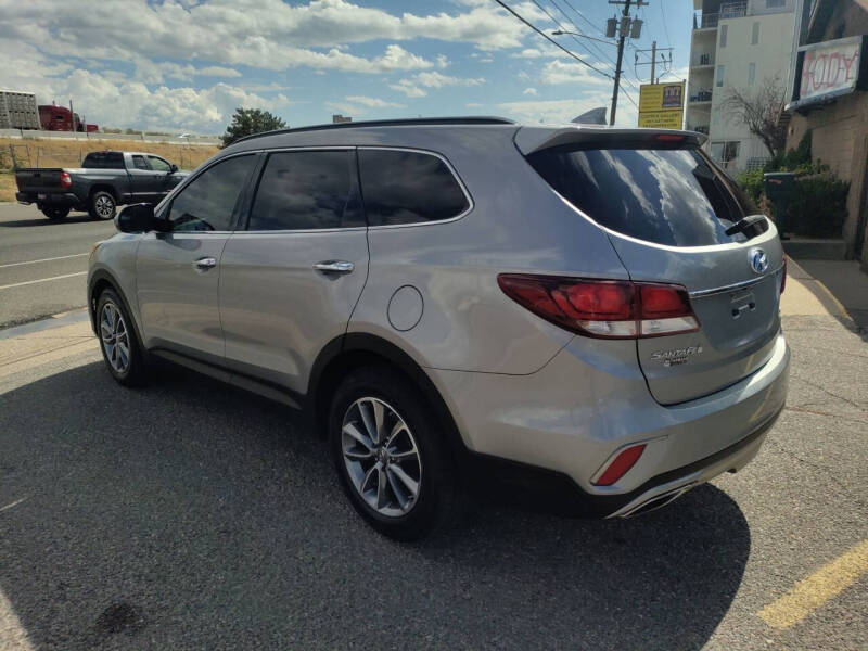 2017 Hyundai Santa Fe SE