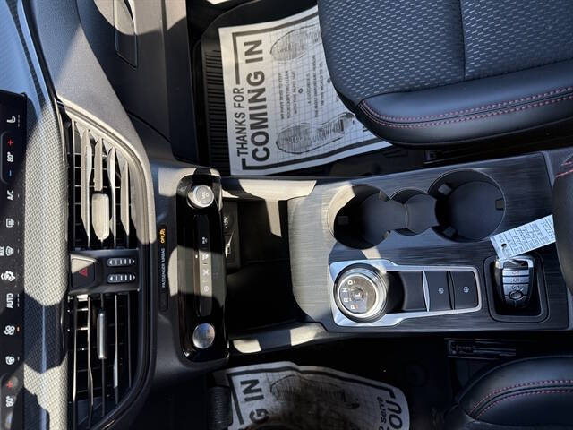 2025 Ford Escape Hybrid ST-Line Select