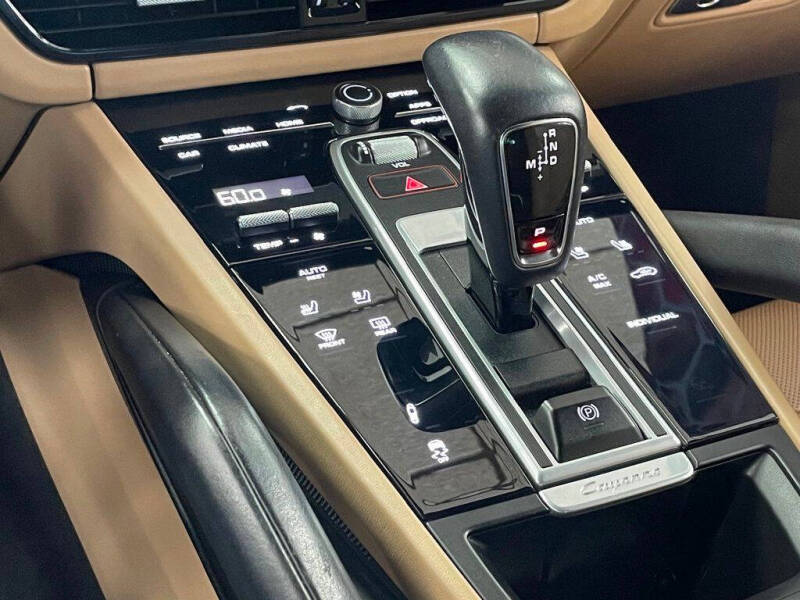 2023 Porsche Cayenne E-Hybrid