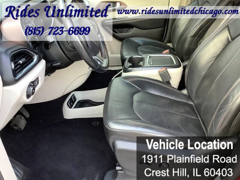 2017 Chrysler Pacifica Touring-L Plus
