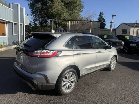 2020 Ford Edge Titanium