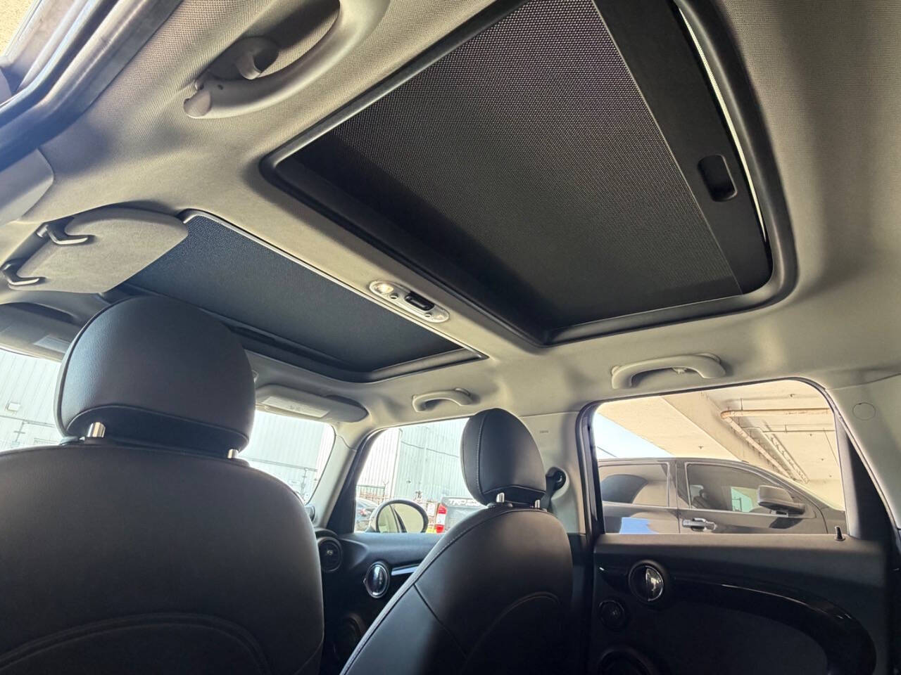 Black 2019 MINI Hardtop 4 Door Cooper Cooper 4dr Hatchback 32
