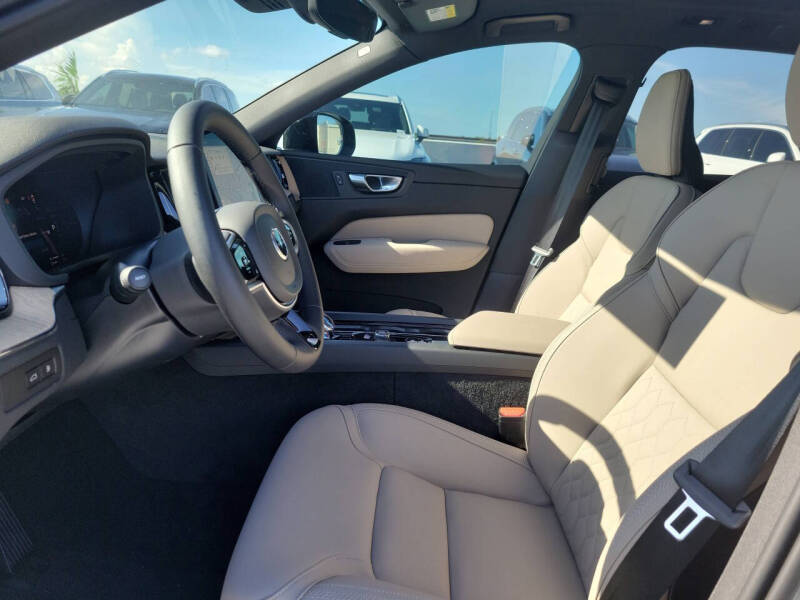 2026 Volvo XC60 T8 Plus