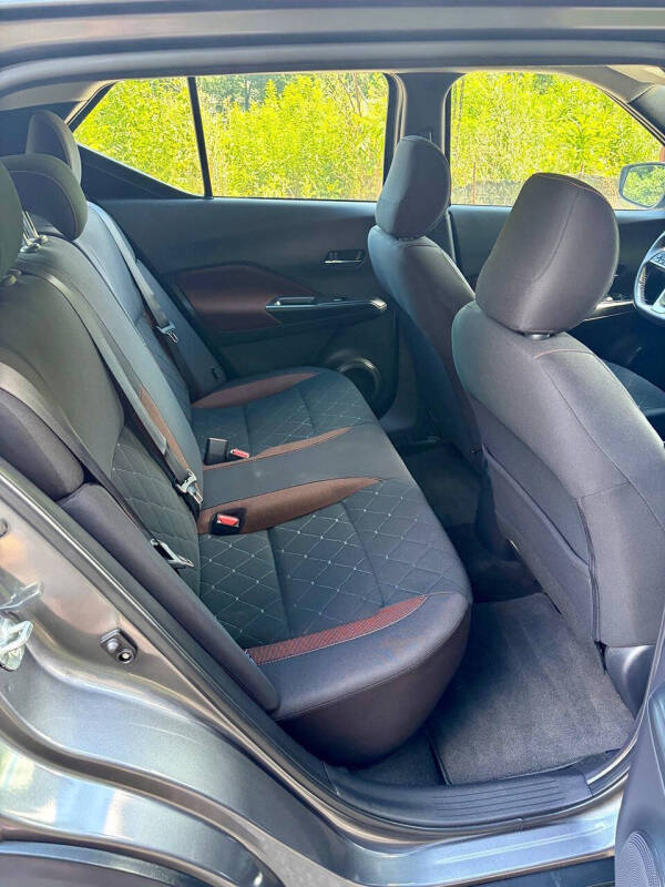 2020 Nissan Kicks SR