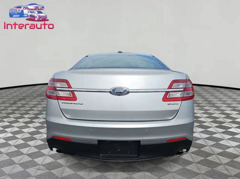 2017 Ford Taurus SEL