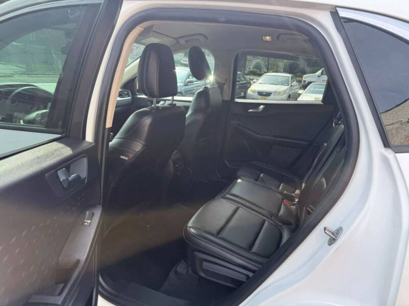 2020 Ford Escape SEL