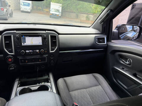 2018 Nissan Titan