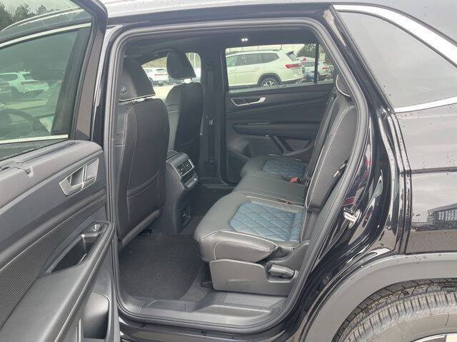 2026 Volkswagen Atlas Cross Sport SEL Premium R-Line 4Motion