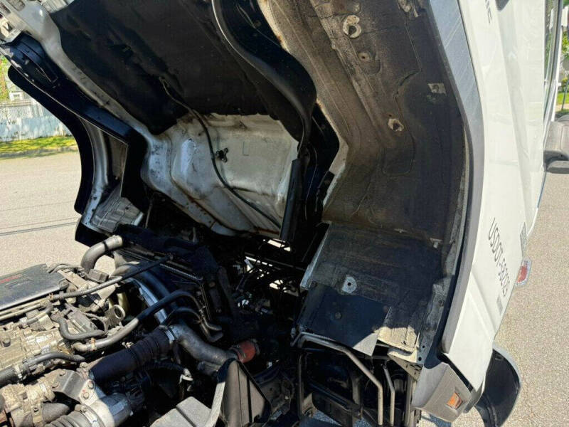 2017 Mitsubishi Fuso FE180