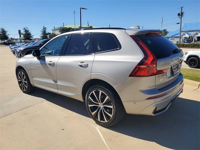 2025 Volvo XC60 B5 Plus Dark Theme