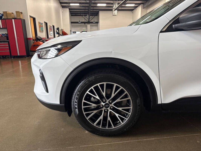 2023 Ford Escape Hybrid Active