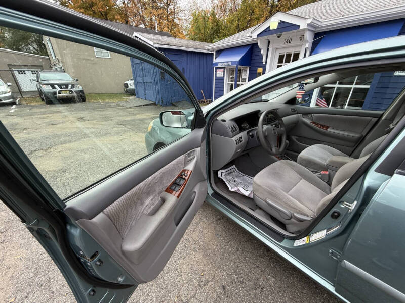 2005 Toyota Corolla LE