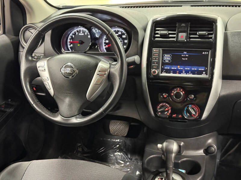 2019 Nissan Versa SV