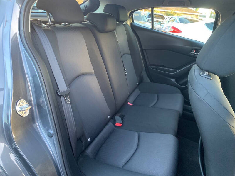 2015 Mazda MAZDA3 i Sport