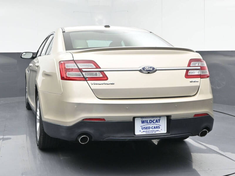 2017 Ford Taurus SEL
