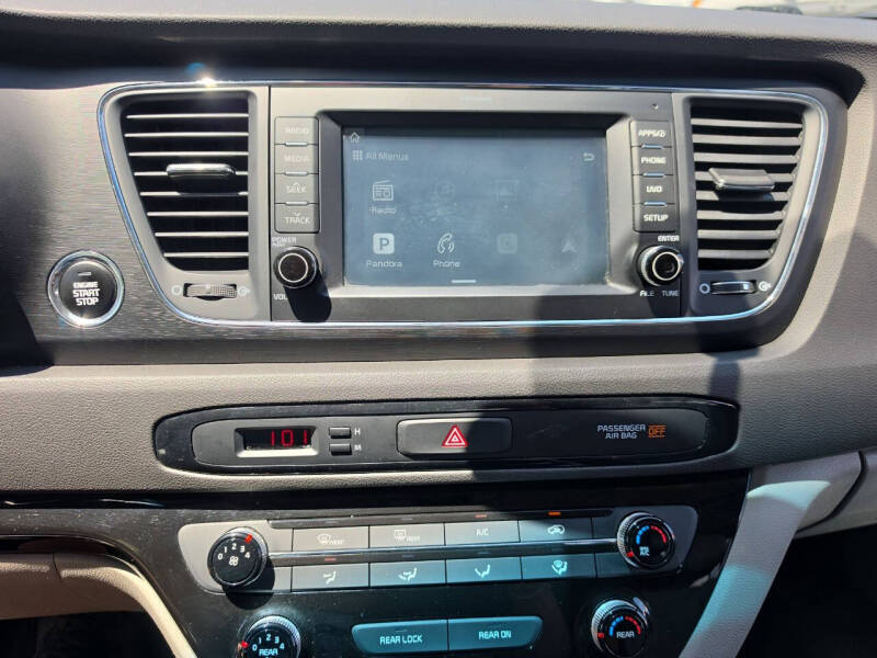 2017 Kia Sedona LX