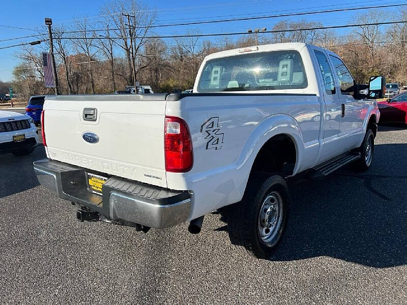 2016 Ford F-350 Super Duty Lariat photo 7