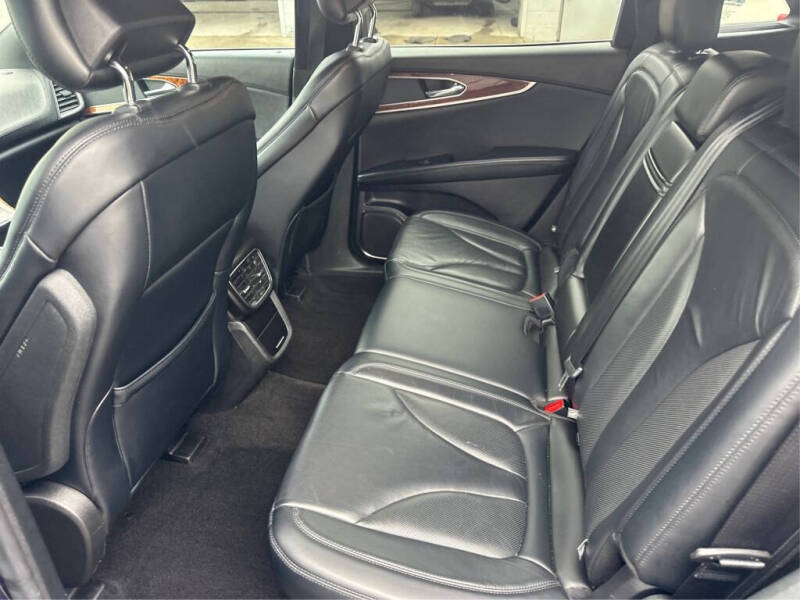 2019 Lincoln Nautilus Select