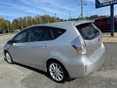 2012 Toyota Prius v Three
