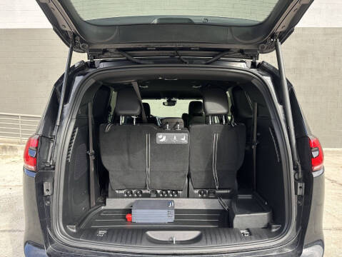 2021 Chrysler Pacifica Touring L