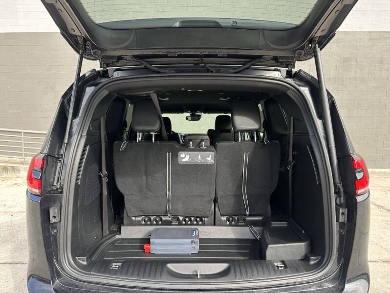 2021 Chrysler Pacifica Touring L