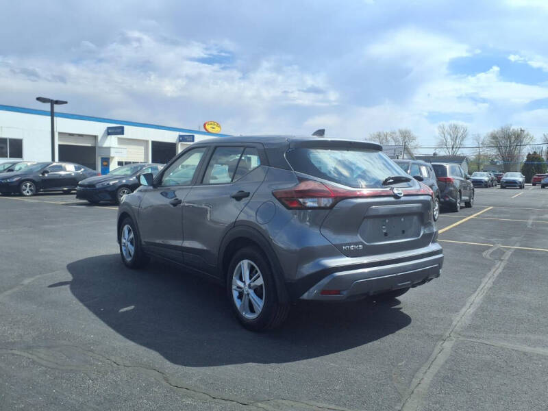 2021 Nissan Kicks S
