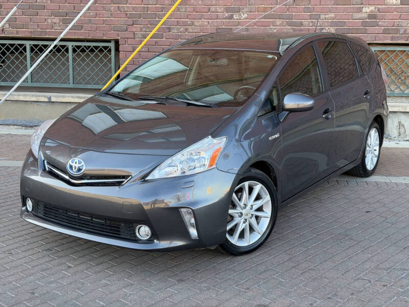 2013 Toyota Prius v Five
