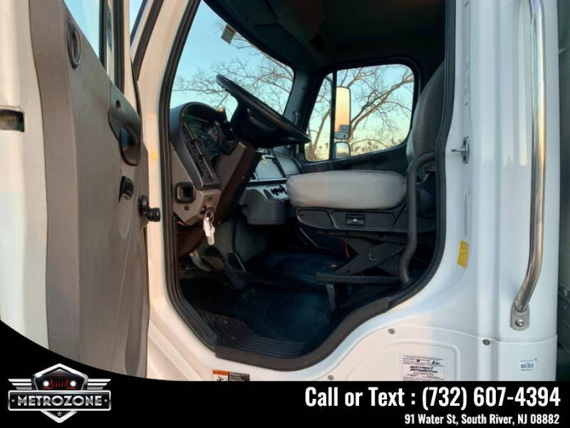 2019 Freightliner M2 106