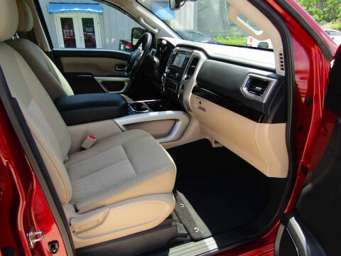 2017 Nissan Titan SV