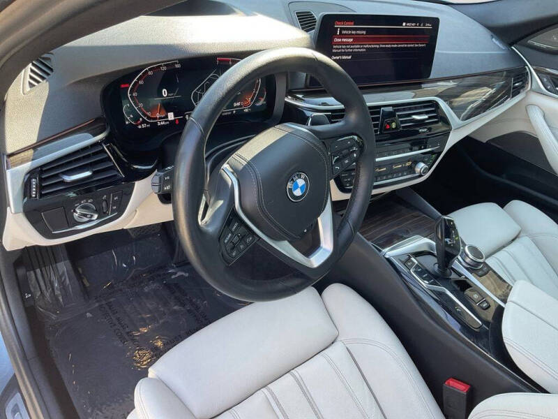 2022 BMW 5 Series 530i