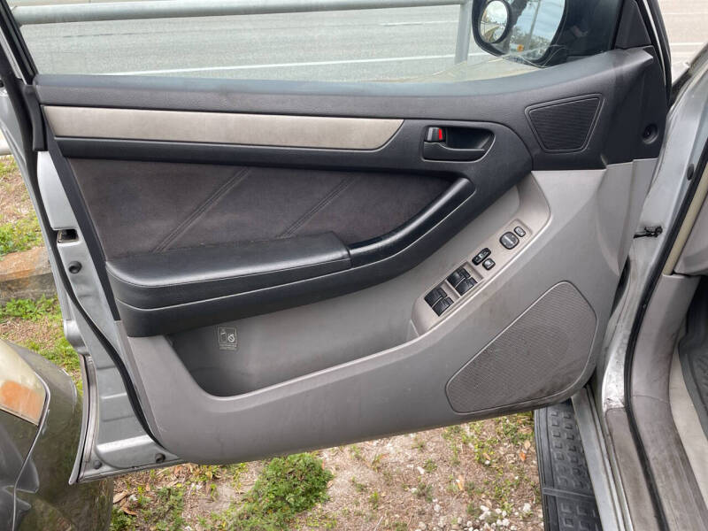 2004 Toyota 4Runner SR5