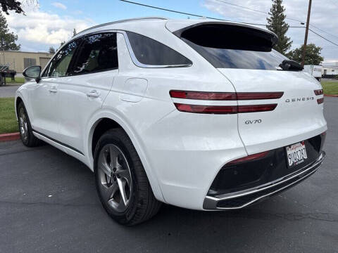 2026 Genesis GV70