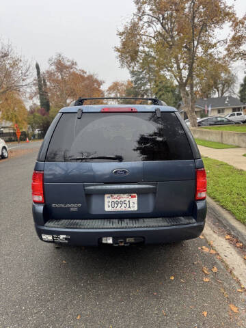 2004 Ford Explorer XLT