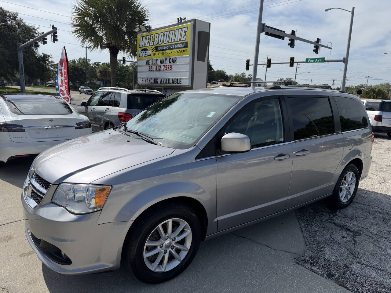 Silver 2018 Dodge Grand Caravan SXT SXT 4dr Mini-Van 1