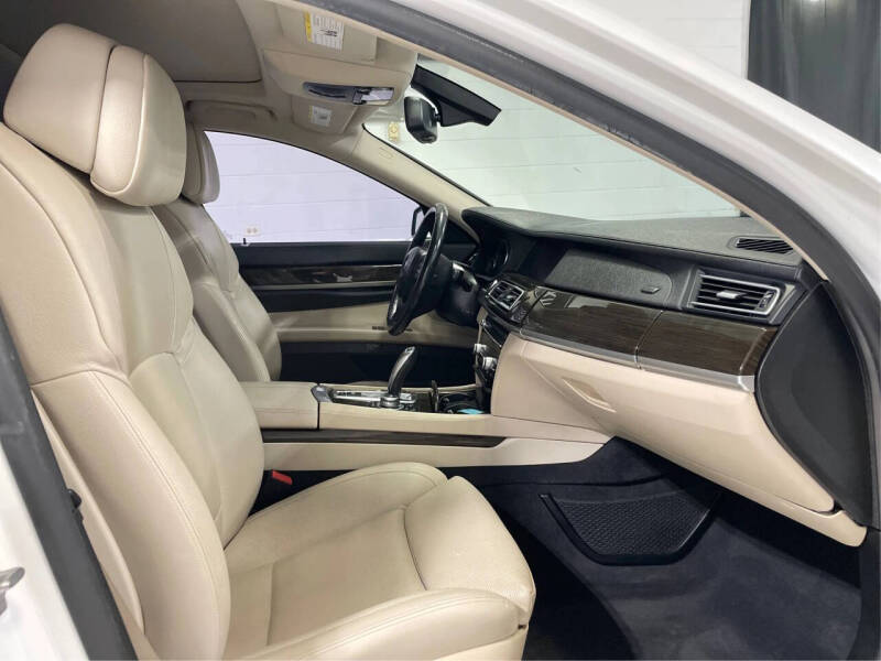 2012 BMW 7 Series 740i