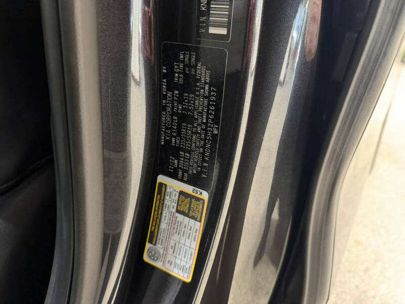 2023 Kia Carnival EX