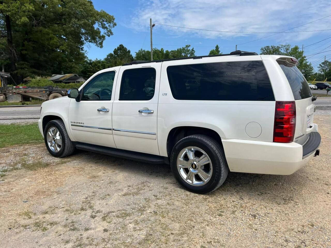 2011 Chevrolet Suburban for sale at YOUR CAR GUY RONNIE in Alabaster, AL