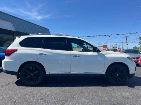 2017 Nissan Pathfinder Platinum