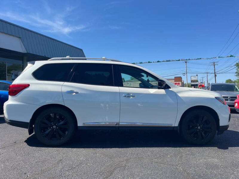 2017 Nissan Pathfinder Platinum