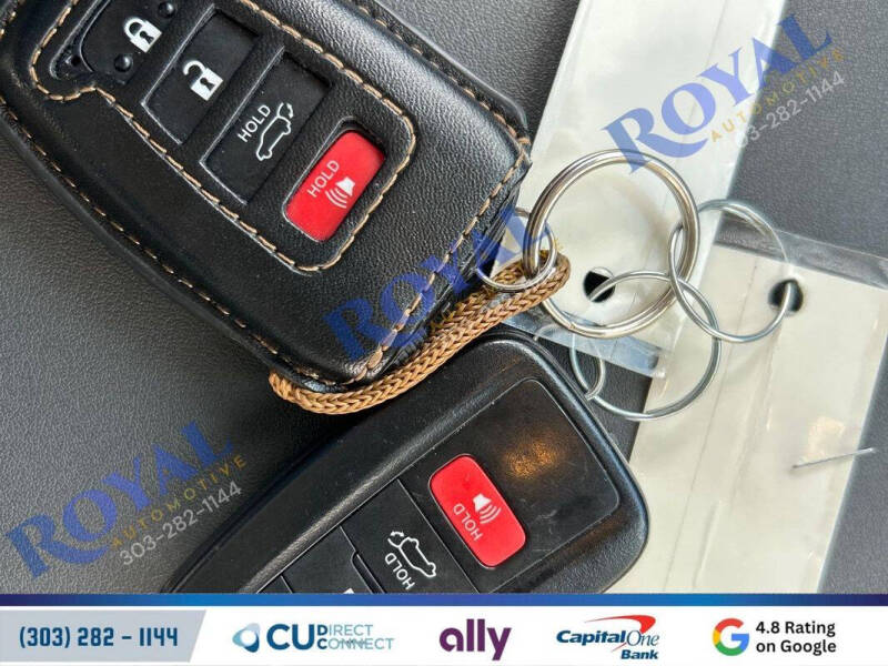 2023 Toyota Highlander Hybrid Bronze Edition