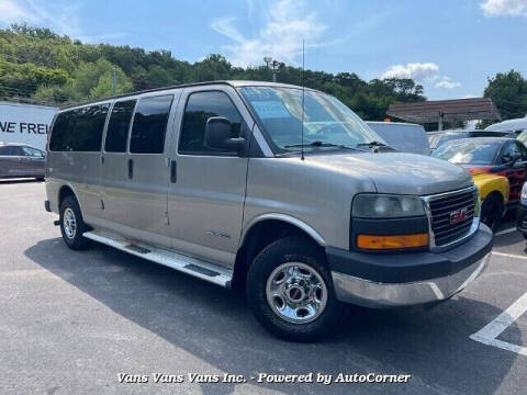 2004 GMC Savana for sale at Vans Vans Vans INC in Blauvelt NY