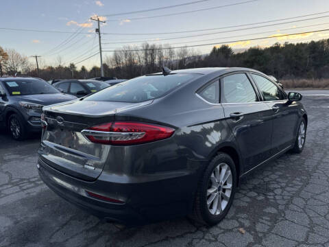 2020 Ford Fusion SE