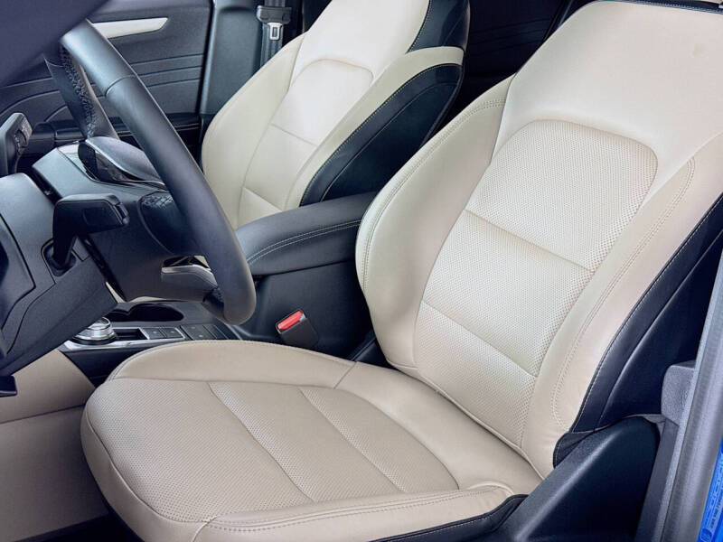 2021 Ford Escape SEL