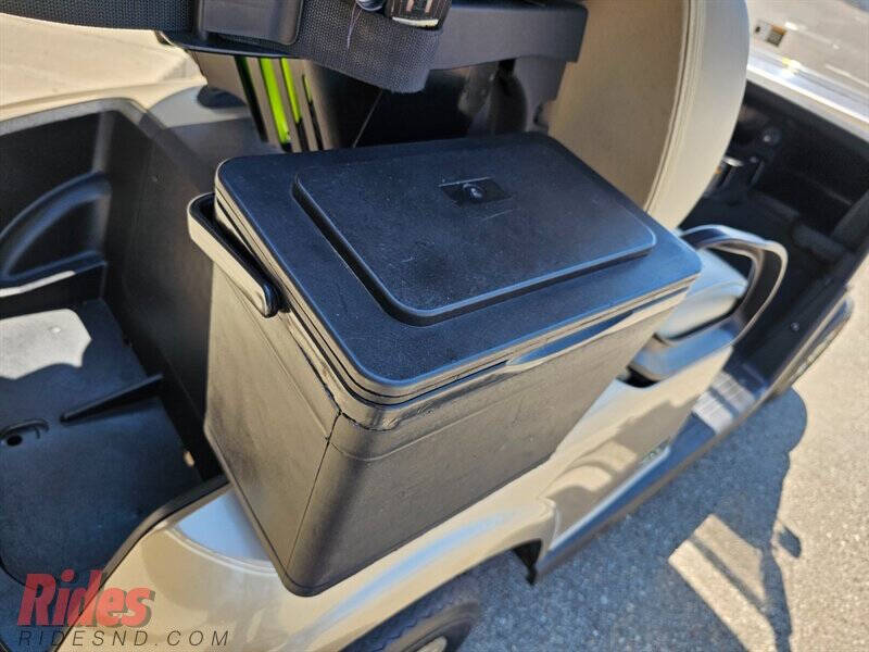 2020 E-Z-GO RXV ELiTE