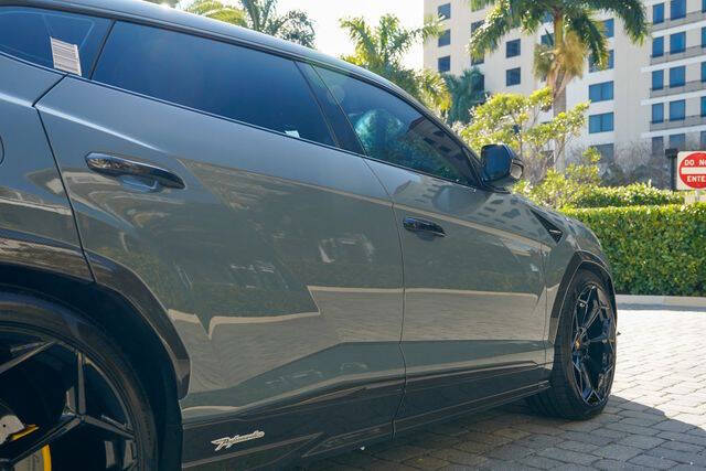 2023 Lamborghini Urus Performante