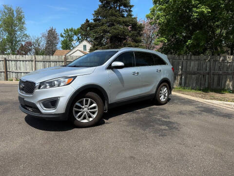 2016 Kia Sorento for sale at GoldenGate Auto Sales LLC in Crystal MN