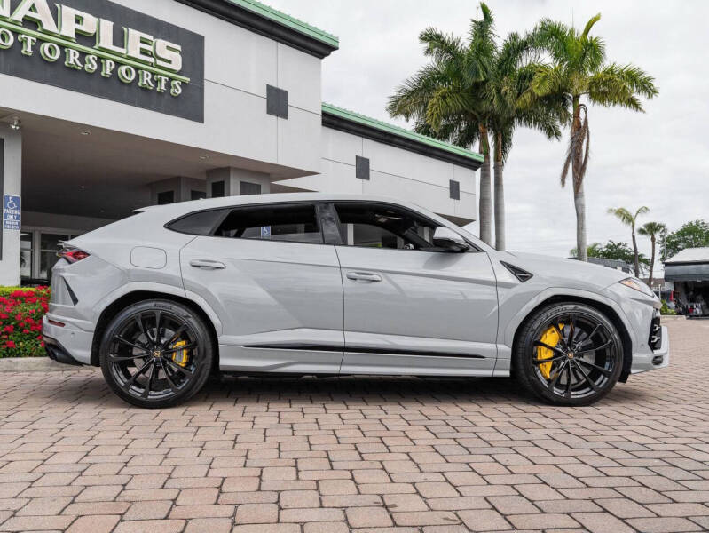2022 Lamborghini Urus